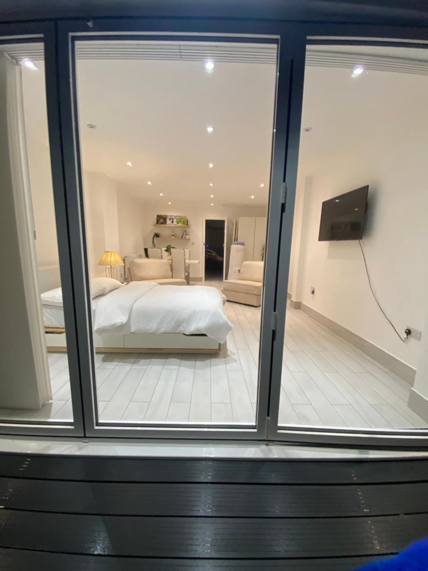 The Bay Apartment Edgware Esterno foto