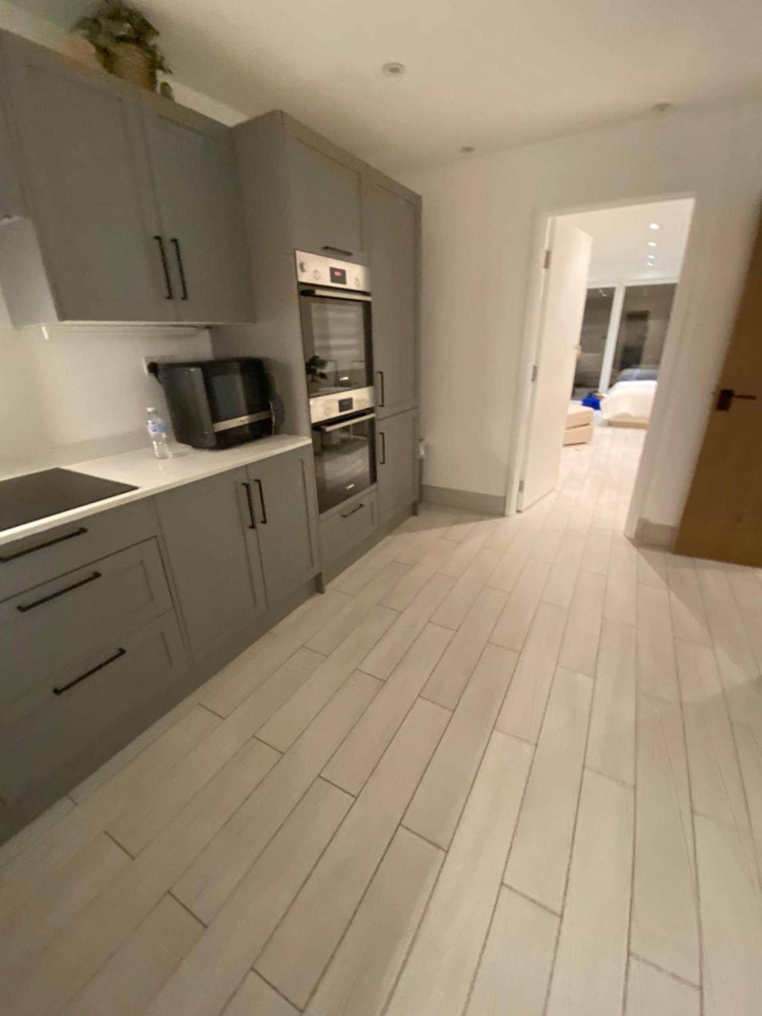 The Bay Apartment Edgware Esterno foto