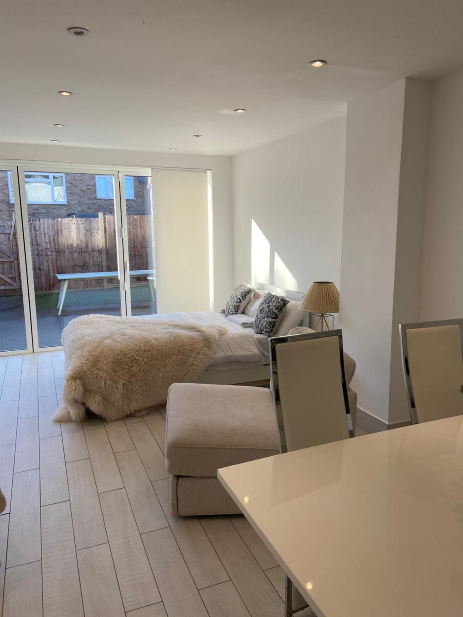 The Bay Apartment Edgware Esterno foto